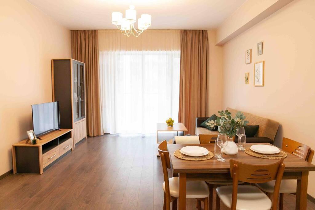 Gg Home - Cozy 1 Bedroom Apartment On Kazbegi Avenue 15 Tbilisi ภายนอก รูปภาพ