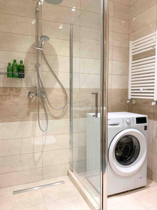 Gg Home - Cozy 1 Bedroom Apartment On Kazbegi Avenue 15 Tbilisi ภายนอก รูปภาพ